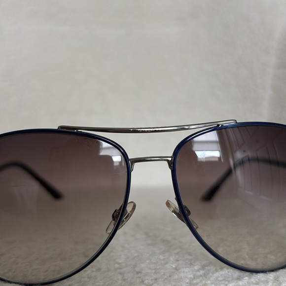 Gucci Aviator Frame Sunglasses - Navy Blue and Silver - Picture 6 of 6